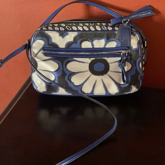 🔥SALE🔥Coach poppy floral crossbody bag 💕 - Picture 2 of 9